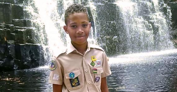 Bentley Cylandrie était scout depuis 5 ans au sein du 8th Lower Plaines-Wilhems Scout Group, à la paroisse du Sacré-Coeur, à Beau-Bassin. 