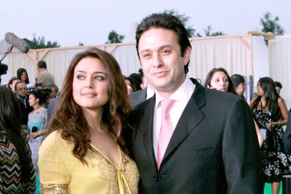 Preity Zinta mari et enfants