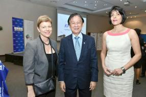 Jane Valls, Director du MIoD, Georges Leung Shing, President Audit Committee Forum, et Aruna Collendavelloo, Chief Legal Executive/Director de Rogers Group. 